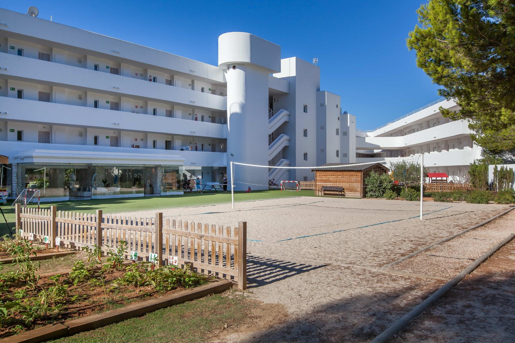 Fergus Style Cala Blanca Suites Санта-Понса Экстерьер фото