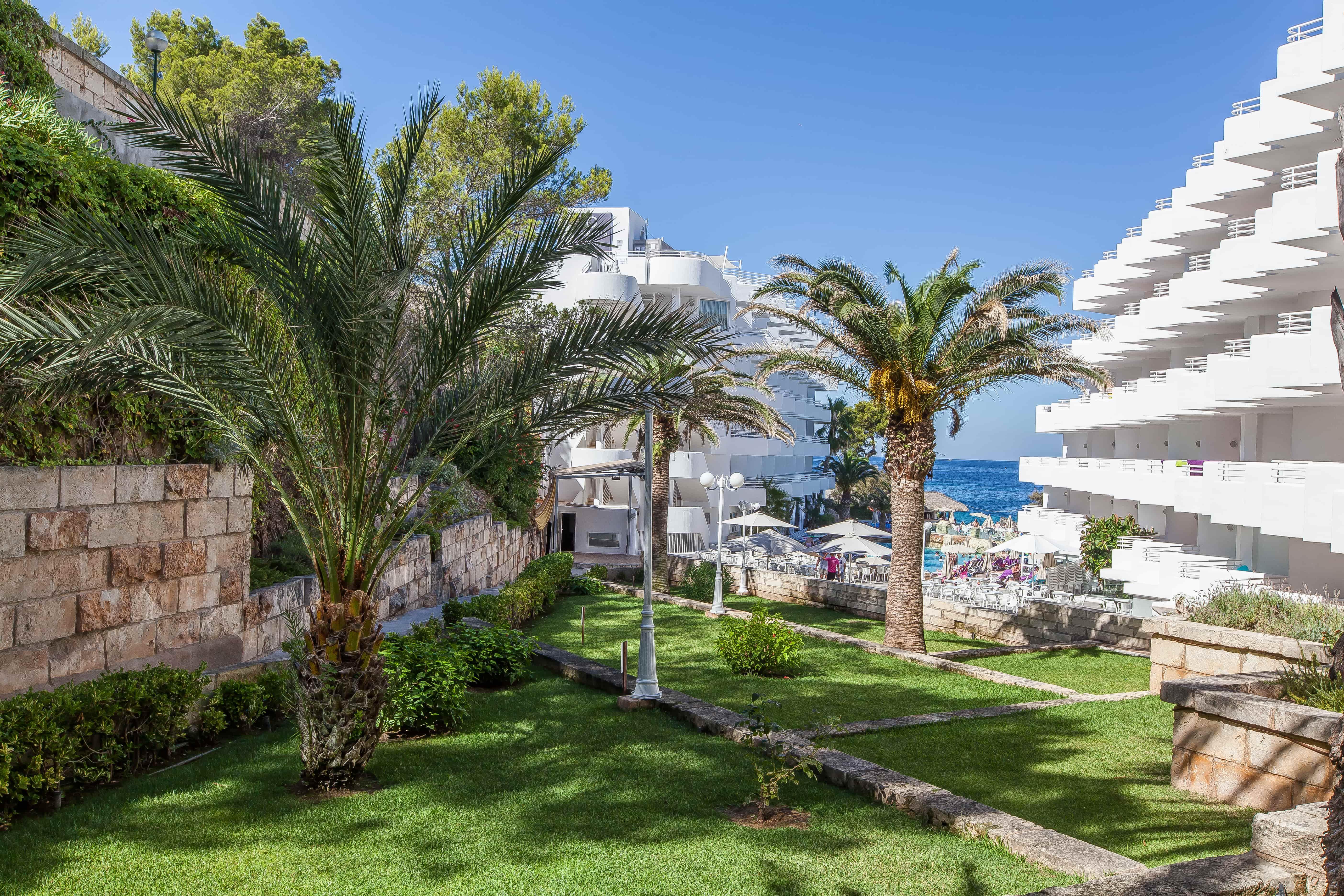 Fergus Style Cala Blanca Suites Санта-Понса Экстерьер фото