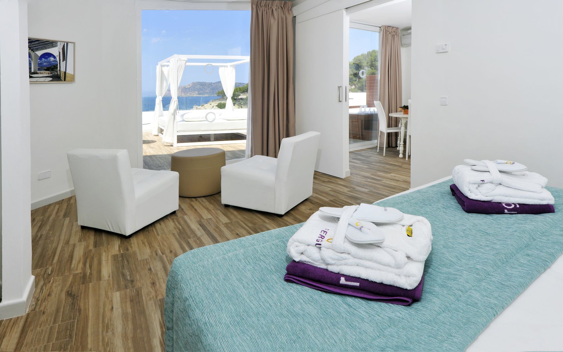 Fergus Style Cala Blanca Suites Санта-Понса Экстерьер фото