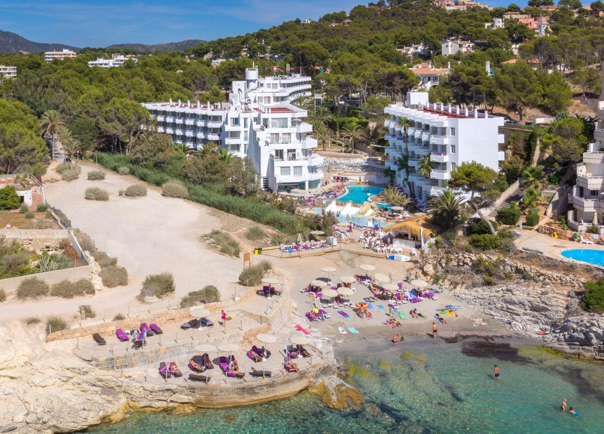 Fergus Style Cala Blanca Suites Санта-Понса Экстерьер фото
